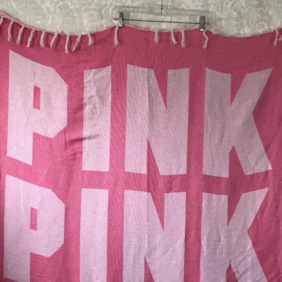 PINK Victoria’s Secret Beach Blanket Throw Snuggle Lightweight Couch Fringed - Picture 3 of 5
